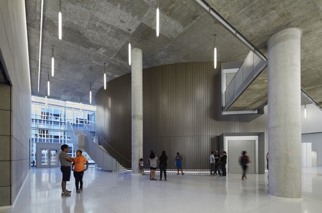 Valerio Dewalt Train Associates, Gordon Parks Arts Hall, green campus, University of Chicago campus, green architecture, performance spaces, art gallery, music hall, theater space, Chicago