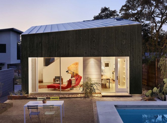 Austin, bungalow renovation, Texas architecture, solar-powered bungalow, natural ventilation, swimming pool, Alterstudio Architecture, green renovation, solar panels, rainwater harvesting