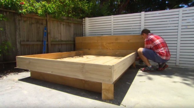 Jason Hodges, Grass Daybed, diy yard tips, grass bed, australian landscape gardener, Better Homes & Gardens, diy grass bed, diy garden furniture, picnic tips, green design, make your own bed, landscape art, yard art