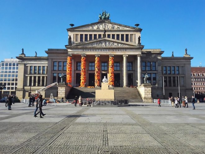 Ai Weiwei, Alan Kurdi, Lesbos, refugee crisis art, refugees, Berlin, refugee crisis, life jackets, life vests, reusing life vests, Lesbos life jackets, protest art
