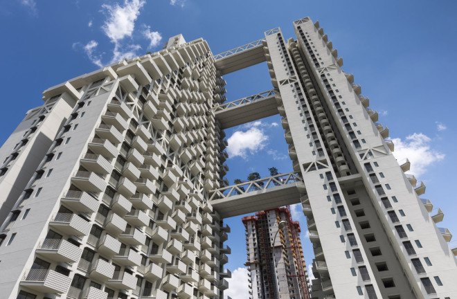 SkyHabitat, Safdie Architects, green tower, vertical living, natural ventilation, Singapore architecture, sky bridges, green architecture, communal spaces