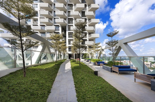 SkyHabitat, Safdie Architects, green tower, vertical living, natural ventilation, Singapore architecture, sky bridges, green architecture, communal spaces