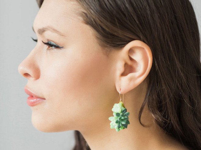 susan mcleary, succulent jewels, succulent jewelry, wearable plant jewelry, passionflowermade, floral design, jewelry design, sustainable jewelry, green jewelry, special occasion jewelry