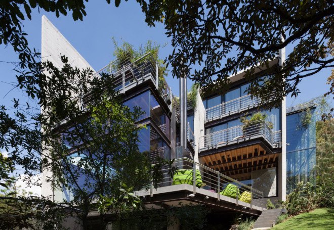 Tepozcuautla House, grupoarquitectura, exoskeleton, automated home, water purification, wastewater recycling, green architecture, Mexico City
