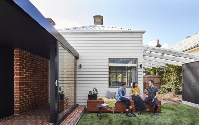 MO-DO architects, Tunnel House, Australia, renovated cottage, green renovation, courtyard, pavilion, courtyard house, butterfly roof, salvaged brick, salvaged building materials, light-filled, green architecture