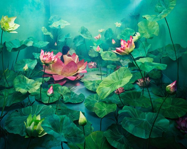 Artist Transforms Tiny Studio into Mind-Blowing Surreal Landscapes
