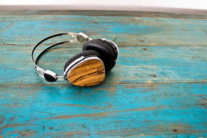 lstn headphones, Bridget Hilton, Founder of LSTN Sound Co. , LSTN Sound Co., LISTN, Starkey Hearing Foundation, social entrepreneurism, eco headphones, reclaimed wood headphones, green products, green headphones, green speakers, bluetooth speakers, eco speakers