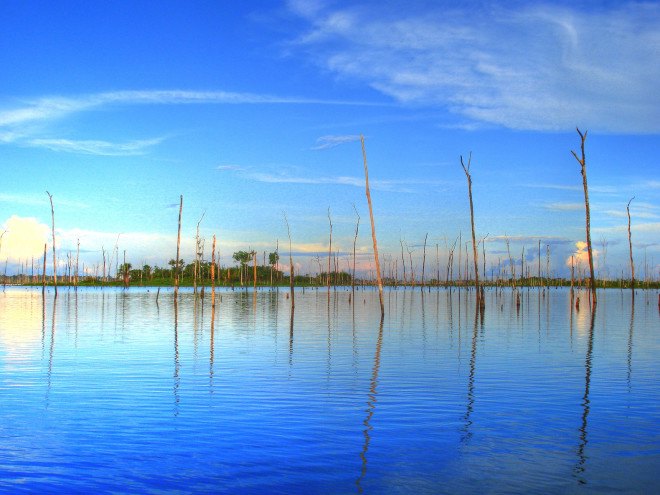 Balbina Dam, Balbina, Brazil, hydroelectric power, floating solar panels, solar power, Amazon rainforest