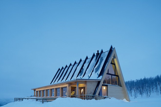 Björk by Murman Arkitekter, Björk in Hemavan, Hemavan architecture, alpine prefab architecture, glulam beam structure system, Sami culture inspired architecture,