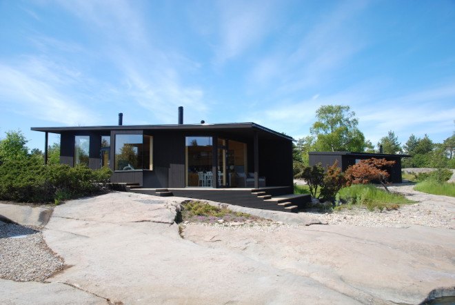 Stockholm archipelago architecture, Margen Wigow Arkitektkontor, Bodby i ytterskärgården by Margen Wigow Arkitektkontor, green-roofed seaside cabins, off-grid Swedish cabins
