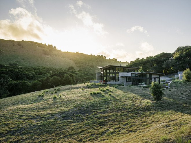 Butterfly House by Feldman Architecture, Santa Lucia Preserve house, eco-friendly butterly house, Butterfly roof architecture, artful rainwater design,