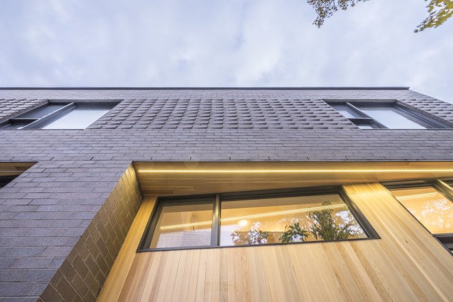 Des Écailles, Montreal, L. McComber, cedar siding, brick, home office, cedar, green architecture