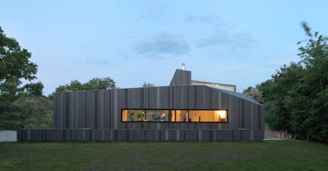 Schiermonnikoog architecture, Schiermonnikoog holiday home, Dutch holiday home, Dockboot by De Zwarte Hond, eco-friendly holiday home, green roofed holiday home