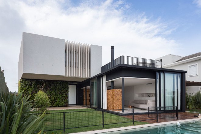Enseada House , Arquitetura Nacional, vacation house, beach house, green architecture, Brazil, Brazilian architects, concrete, wood, natural light