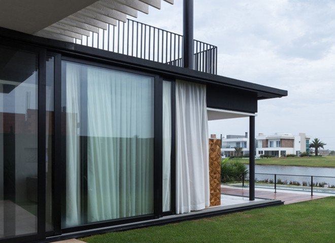 Enseada House , Arquitetura Nacional, vacation house, beach house, green architecture, Brazil, Brazilian architects, concrete, wood, natural light