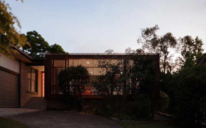 Bijl Architecture, Sydney modern homes, modern architecture, wood slat screen, wood screen, slatted wood facade, wood facade, light control, green remodel, home remodeling, mid-century remodel, Escu House