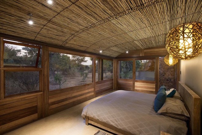 bushveld architecture, House Mouton by Earthworld Architects, Roodeplaat Nature Reserve architecture, Pretoria bush architecture, south african eco-friendly architecture