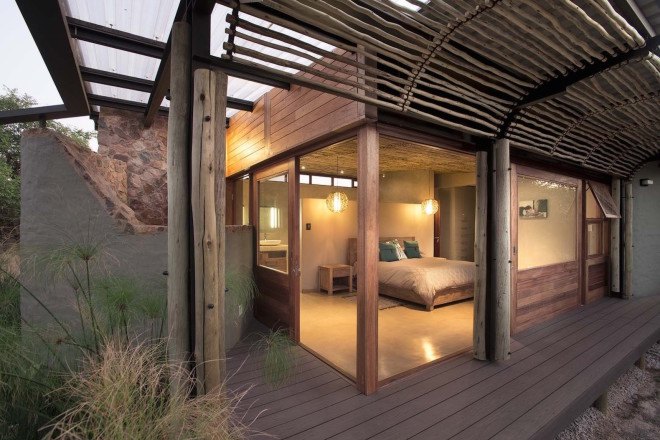 bushveld architecture, House Mouton by Earthworld Architects, Roodeplaat Nature Reserve architecture, Pretoria bush architecture, south african eco-friendly architecture