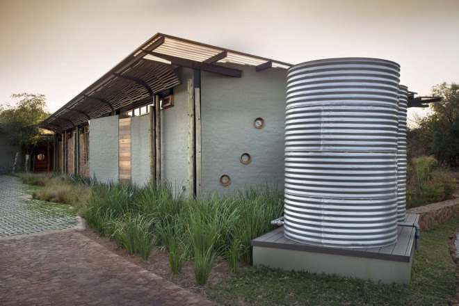 bushveld architecture, House Mouton by Earthworld Architects, Roodeplaat Nature Reserve architecture, Pretoria bush architecture, south african eco-friendly architecture