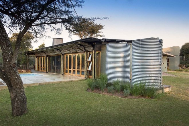 bushveld architecture, House Mouton by Earthworld Architects, Roodeplaat Nature Reserve architecture, Pretoria bush architecture, south african eco-friendly architecture