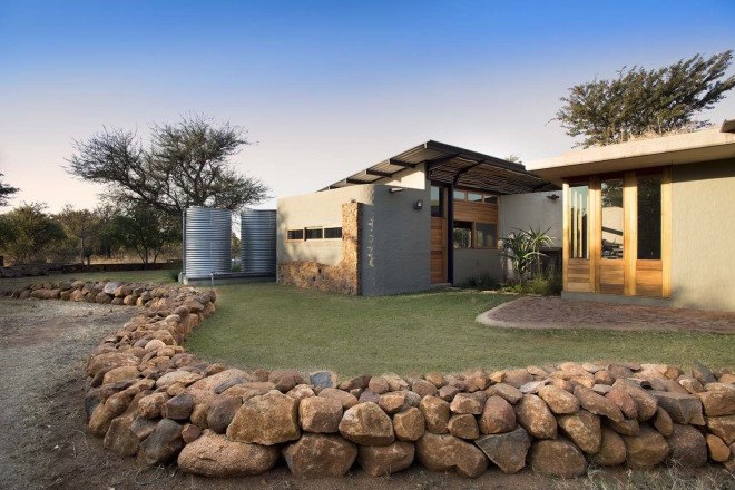 bushveld architecture, House Mouton by Earthworld Architects, Roodeplaat Nature Reserve architecture, Pretoria bush architecture, south african eco-friendly architecture
