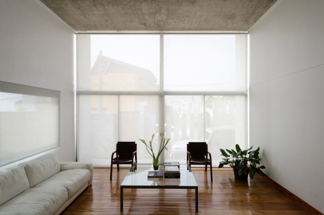 Jardines del Sur House, DX Arquitectos, Chile, native wood, regionally sourced building materials, rustic house, courtyard, swimming pool, green architecture