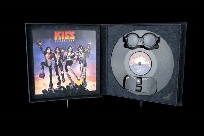 Vinylize, sunglasses, vintage, kiss, vinyl, recycled materials, recycle, records, vinyl records, kiss destroyer, 70s music, eyewear, recycled eyewear, design, green design, recycled design, recycled records