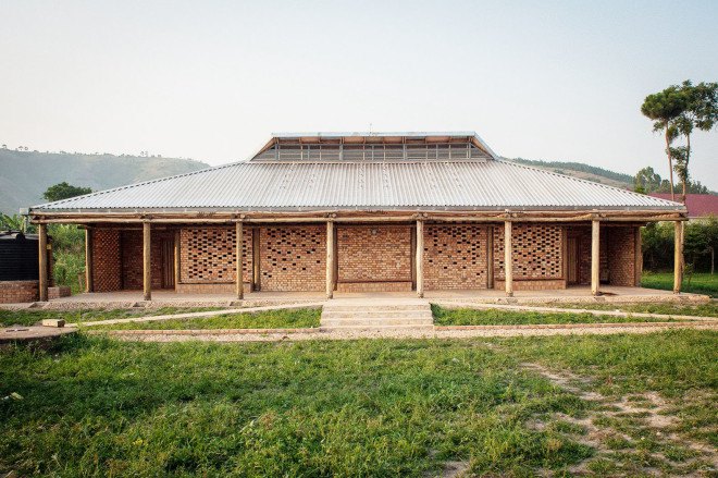 Ross Langdon Health Education Center, community center, Uganda, Ross Langdon, Studio FH Architects, eucalyptus wood, local building materials, green architecture