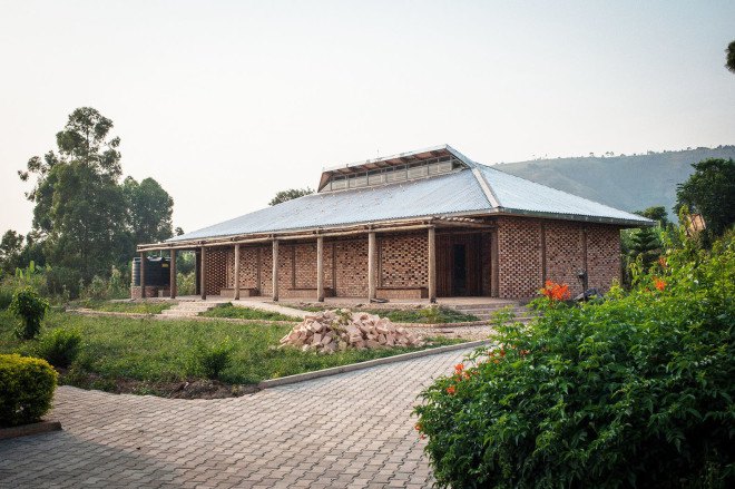 Ross Langdon Health Education Center, community center, Uganda, Ross Langdon, Studio FH Architects, eucalyptus wood, local building materials, green architecture