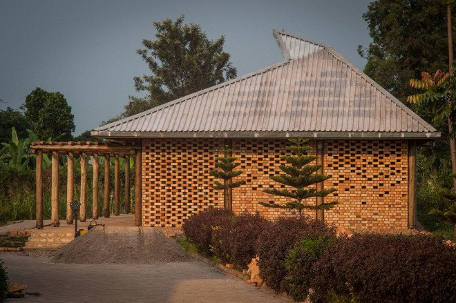 Ross Langdon Health Education Center, community center, Uganda, Ross Langdon, Studio FH Architects, eucalyptus wood, local building materials, green architecture