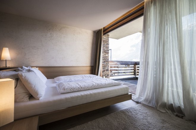 Valentinerhof hotel, noa* network of architecture, green hotel natural materials, traditional building techniques, infinity pool, swimming pool, spa center, wellness center, green architecture