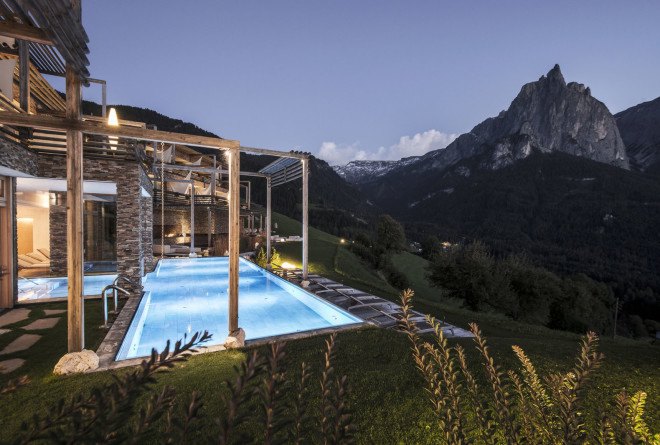 Valentinerhof hotel, noa* network of architecture, green hotel natural materials, traditional building techniques, infinity pool, swimming pool, spa center, wellness center, green architecture