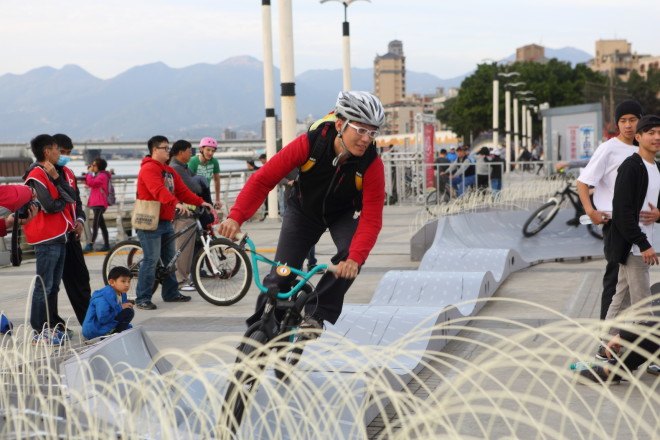 loop.ph, velo2, Velo-City Global 2016, air quality, air pollution, air sensors, bmx track, pump track, pollution sensors, led lights, taipei, taiwan air quality