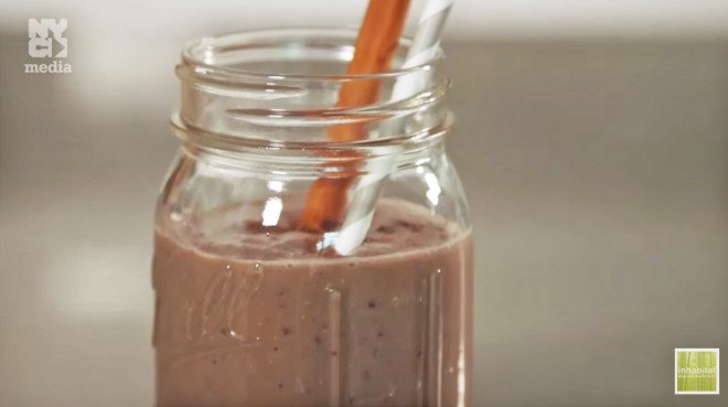 eat banana peels, how to eat banana peels, banana peels, waste reduction, green recipes, food waste, healthy recipes, banana peel smoothie, banana peel recipes, cooking with food scraps, using food scraps