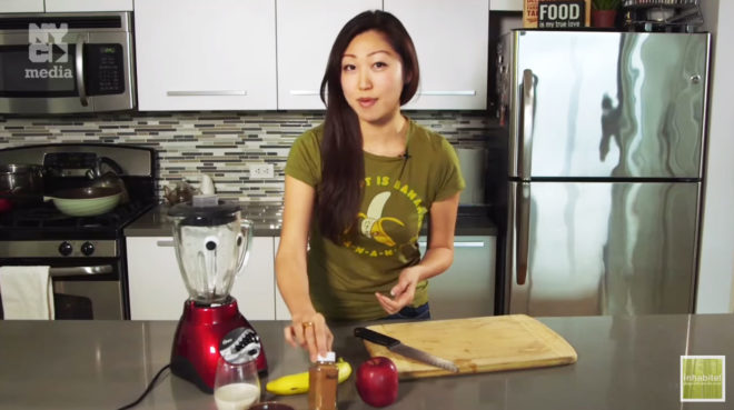 eat banana peels, how to eat banana peels, banana peels, waste reduction, green recipes, food waste, healthy recipes, banana peel smoothie, banana peel recipes, cooking with food scraps, using food scraps, yuka yoneda