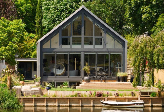 The Greenhouse That Grows Legs by Between Art and Technology Studio, amphibious architecture, examples of amphibious homes, Amphibious Container by Green Container International Aid, amphibious shipping container, Amphibious House by Baca Architects, Maasbommel’s Amphibious Homes by Waterstudio and Dura Vermeer , FLOAT House by Morphosis, Amphibious House by Baca Architects