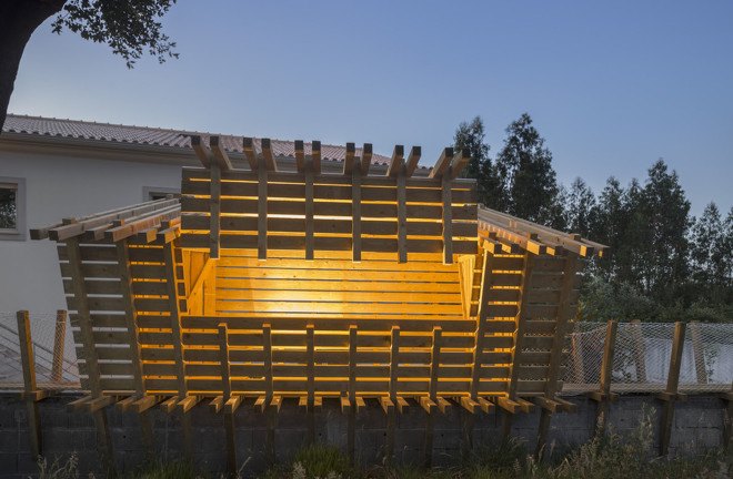 Martial Marquet, Saperlipopette les Architecte, treehouse, Portugal, Casa No Muro, floating architecture, pine wood, natural light, green architecture, timber structure