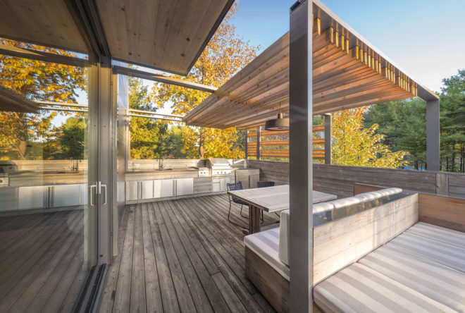 DL Terrace, green terrace, outdoor kitchen, swimming pool, Martine Brisson, green pergola, Canada, green renovation, green architecture