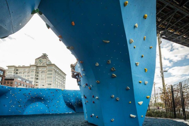 Dumbo Boulders, Dumbo Boulders, climbing wall brooklyn bridge, Manhattan Bridge, Brooklyn Bridge Park, dumbo, bridge climbing wall, outdoor climbing walls nyc, nyc bouldering gyms, The Cliffs at Long Island City,