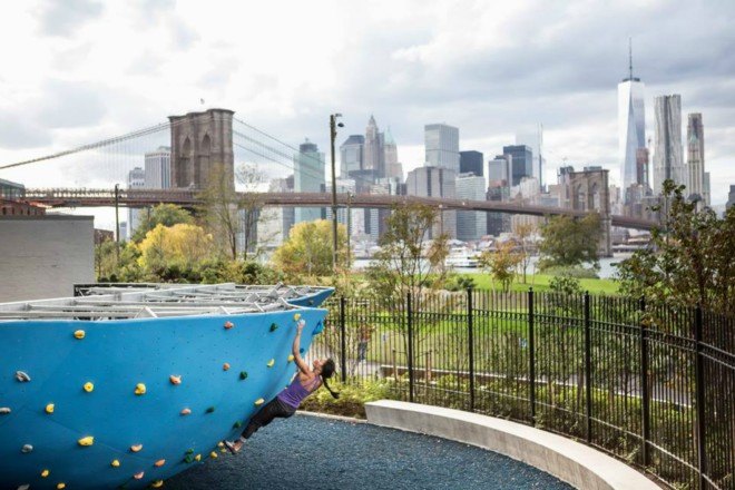 Dumbo Boulders, Dumbo Boulders, climbing wall brooklyn bridge, Manhattan Bridge, Brooklyn Bridge Park, dumbo, bridge climbing wall, outdoor climbing walls nyc, nyc bouldering gyms, The Cliffs at Long Island City,