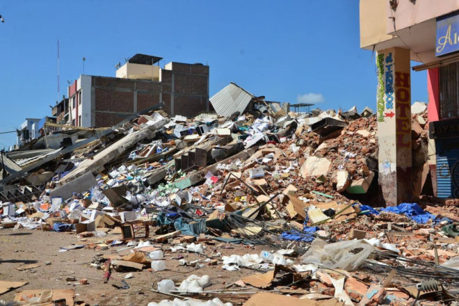 ecuador, earthquake, shigeru ban, disaster relief, 2016 ecuador earthquake, emergency shelters, natural disasters