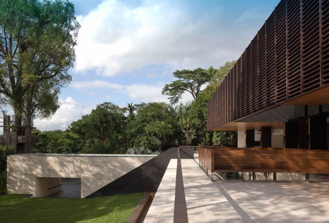 Gallop House, Singapore, timber-clad house, Formwerks Architects, timber screens, wooden louvers, locally sourced wood, treehouse, swimming pool, green architecture