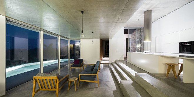 Gateria House, Portugal, vineyards, Camarim Arquitectos, swimming pool, soil thermal mass, stone house, green architecture, natural light