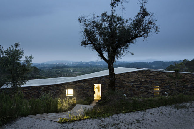 Gateria House, Portugal, vineyards, Camarim Arquitectos, swimming pool, soil thermal mass, stone house, green architecture, natural light