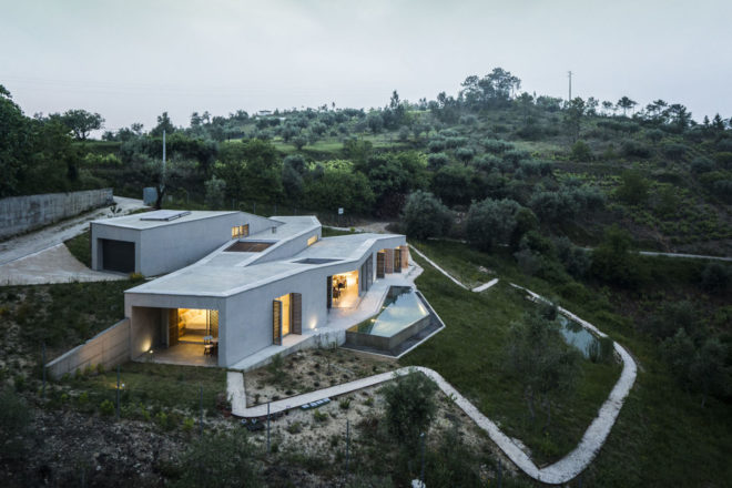 Gateria House, Portugal, vineyards, Camarim Arquitectos, swimming pool, soil thermal mass, stone house, green architecture, natural light