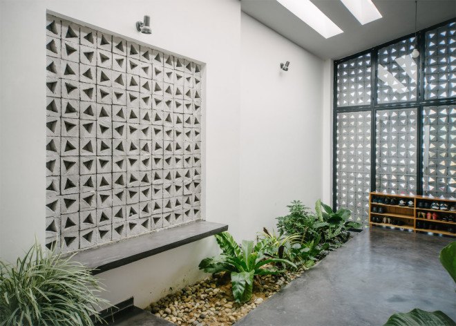 Kontum House by Khuôn Studio, Vietnamese architecture, low-cost architecture, low cost concrete architecture, beautiful concrete architecture, concrete facade, beautiful concrete facade, Vietnam low cost contemporary architecture, Vietnam contemporary home