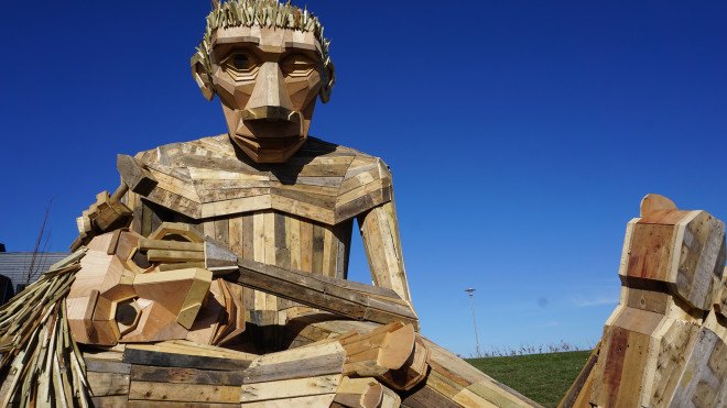 Thomas Dambo, Simon Selfmade, Simon and Anine, Anine, Denmark, sculpture, art, scrap wood, recycled wood, recycling, community