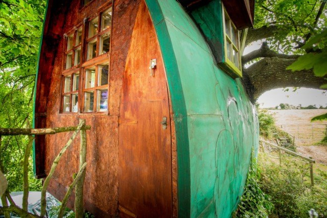 treehouse, tree sparrow house, airbnb, united kingdom, england, british airbnb, composting toilet, vacation rentals, vacation, accommodations, airbnb properties