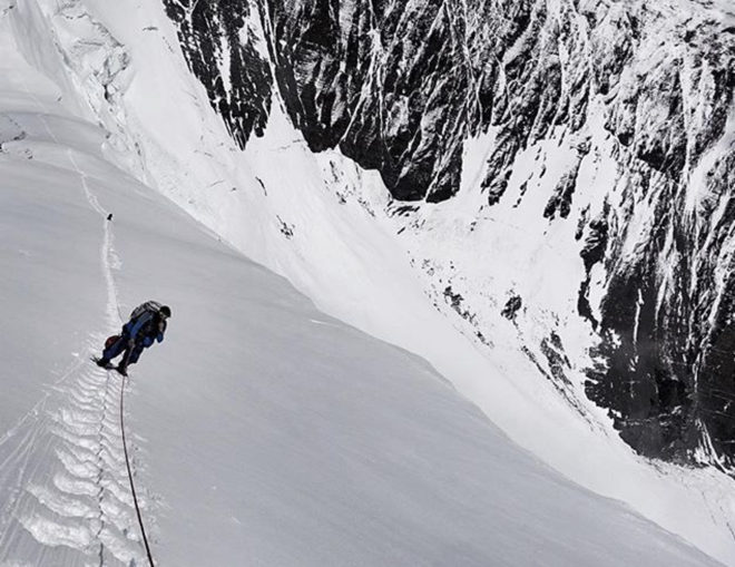 mt everest, mount everest, nepal, tibet, mountain climbers, mountain climbing, everest climbing season, avalanches, earthquakes, everest deaths