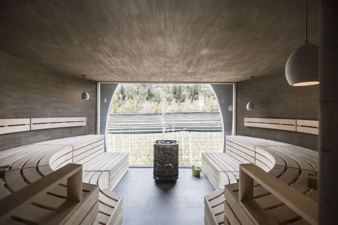 apple-inspired architecture, Apfelhotel Torgglerhof, Apfelhotel Torgglerhof by noa*, Applesauna by noa*, green roofed sauna, sauna design in Italy